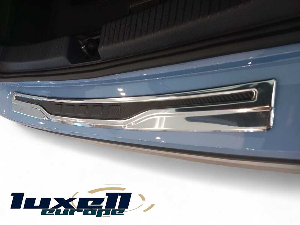 3D Rear Bumper Protector with Chrome and Carbon Fiber For Nissan PULSAR (2014-2020) - Luxell Europe