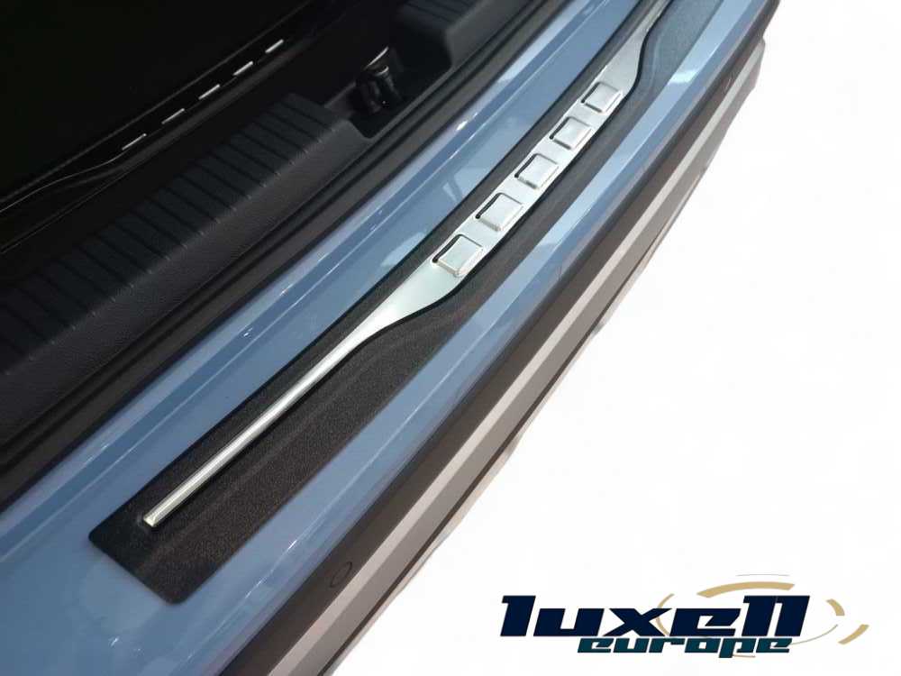 3D Stainless Steel Rear Bumper Protector with Chrome & Black ABS for TOYOTA YARIS 2020-2024 - Luxell Europe